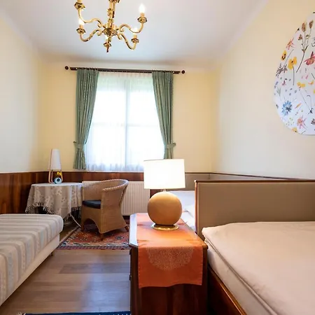 Im Garten - Haus Anna Daire *