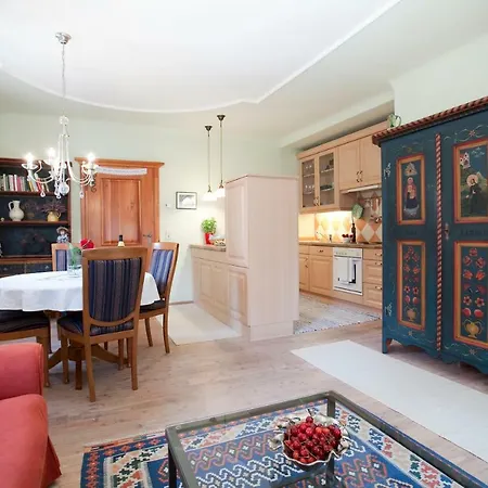 Im Garten - Haus Anna Daire Graz