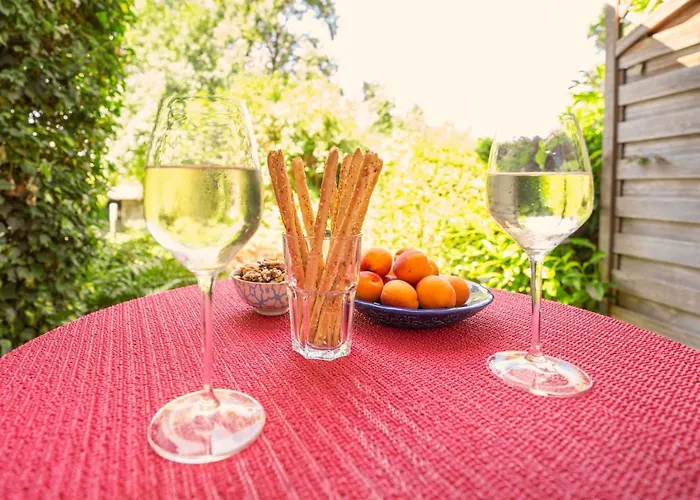 Im Garten - Haus Anna